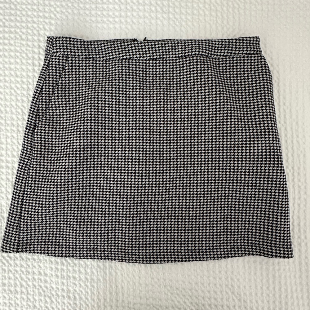 Houndstooth mini skirt